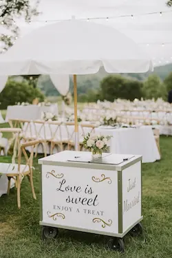 Wedding-themed novelty cart